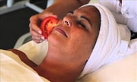 Tomato Hair Packs for Healthy and Silky Hair
